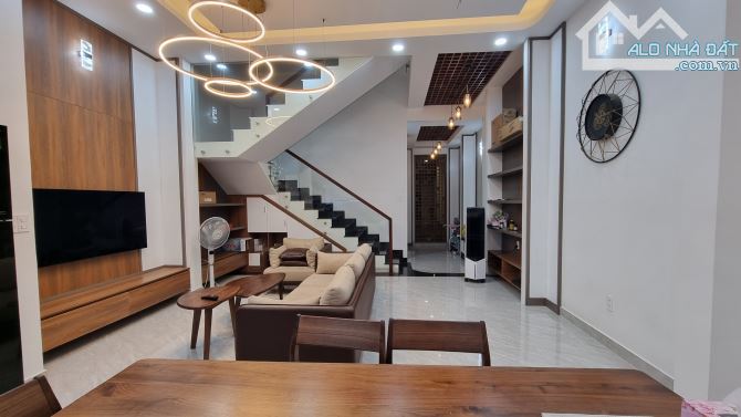 Bán nhà mặt tiền đường 13m P.Hiệp Tân Q.Tân Phú, DT: 5.5x20m nhà 2 lầu giá 16.5 tỷ TL - 2