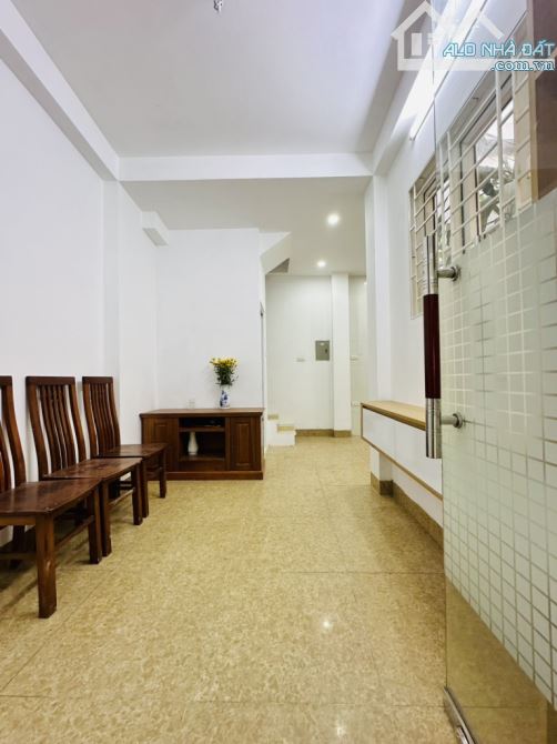 BÁN NHÀ MẶT PHỐ QUỲNH LÔI  - 45M2-4 NGỦ- VỈA HÈ RỘNG - VỪA Ở VỪA KINH DOANH ĐỈNH - 2