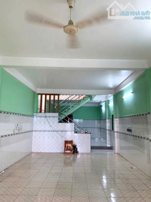 BÁN NHÀ CẠNH TÊN LỬA BÌNH TÂN - HẺM XE HƠI THÔNG - 105M - NGANG 5M - NHỈNH 5 TỶ - 2