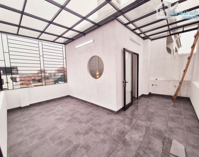 BÁN NHÀ Cự Khối, Long Biên 5 tỷ 35m, 5 tầng,MT4m, lô góc, ô tô đỗ gần - 2