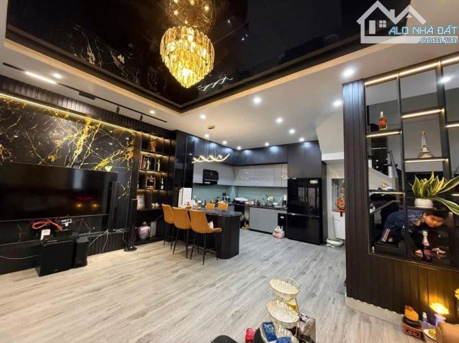 Siêu phẩm bánh chưng tại phố Hoàng Quý - tuyến 2 Tô Hiệu, Q. Lê Chân - 2