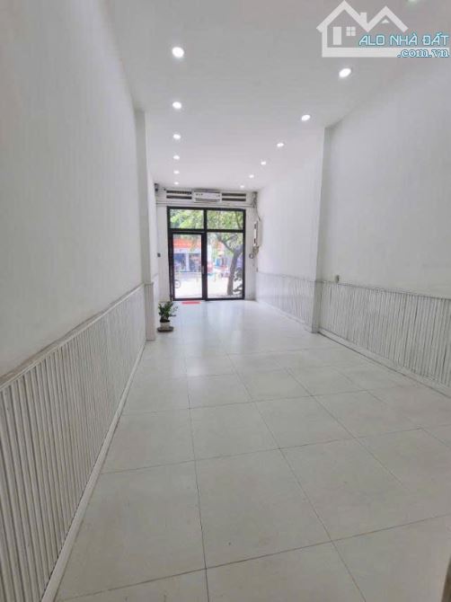 Mặt tiền Minh Phụng, Quận 11, 44m2 giá chỉ 11 tỷ nhỉnh. - 2