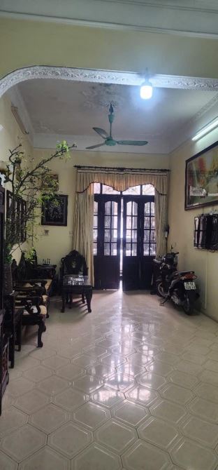 Bán nhà ngõ Phố Huế khu phân lô ô tô tránh dân trí cao an ninh tốt nhiều toà văn phòng - 2