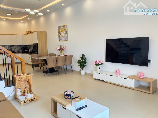 BÁN NHÀ MẶT TIỀN NGUYỄN TRÃI PHƯỜNG 2 TP BẢO LỘC. NHÀ MỚI XÂY KIÊN CỐ HIỆN ĐẠI - 2