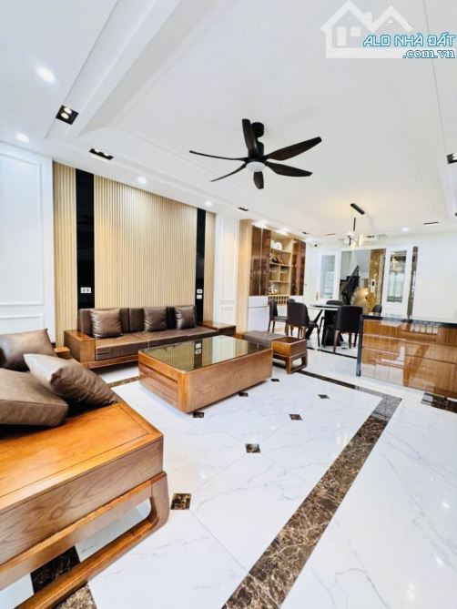 Cực hiếm - Bán nhà  Linh Lang, Ba Đình - Nhà phân lô - ngõ ô tô đỗ cửa - 65m x 4T, 17.5 tỷ - 2