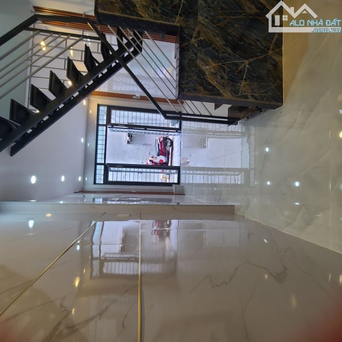 Bán nhà  Tân Bình -Ni Sư Huỳnh Liên Hàng hiếm nhanh mới kịp -Nhà đẹp 25m2 chỉ 3 tỷ 100 - 2
