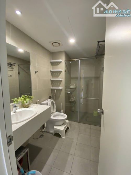 bán nhà phố Bồ Đề,quận Long Biên 40m2*5 tầng ,KD vô địch giá 6 tỷ - 2