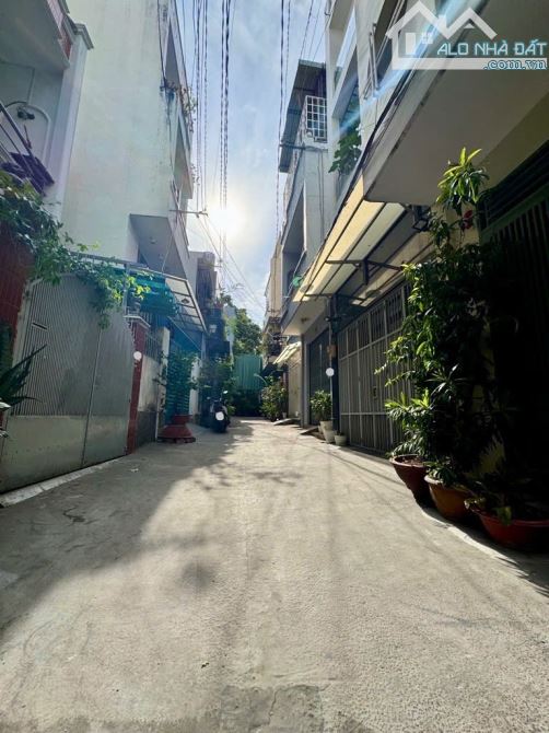 NHÀ P11 BÌNH THẠNH- 70M2(5x15) - 1 TRỆT/3LẦU - HXHƠI - PHÂN LÔ- GẦN PHAN VĂN TRỊ - 2