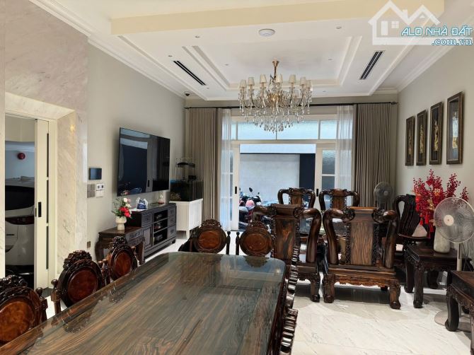 BIỆT THỰ  MT NGUYỄN VĂN THỦ VS MẠC ĐỈNH CHI- NGANG 8,5M- 4 TẦNG- 88 TỶ - 2