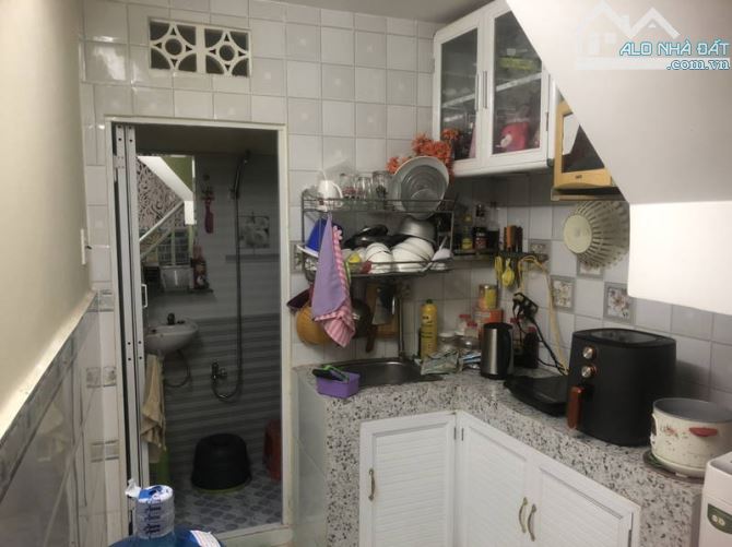 Nhà bán đường Nguyễn Chí Thanh. DTSD 22m, 3 tầng, giá 3,1 tỷ - 2