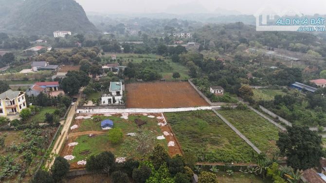 SIÊU PHẨM VUÔNG NHƯ BÁNH TRƯNG 1416m2 giá 3tr GẦN NGAY SÂN GOLF SKYLAKE - 2