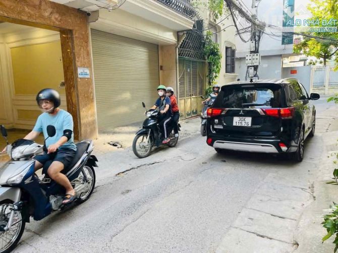 Nhà đẹp 4 tầng hẻm xe hơi 8m Phú Nhuận, 80m2, khai thác cho thuê, Vp, CHDV ! - 2