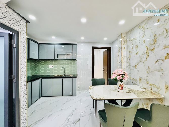 🏡 CƠ HỘI SỞ HỮU NHÀ MẶT TIỀN VÕ VĂN TẦN, QUẬN 3 - GIÁ CHỈ 8.5 TỶ 🔥 - 2