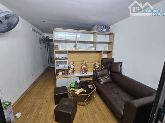4.5 tỷ Ở và kinh doanh ngay phố Trường Chinh, ô tô đỗ cửa nhà. - 2