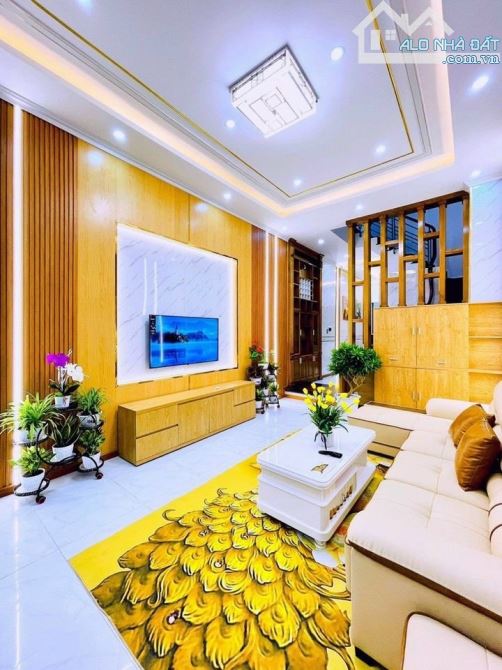 BÁN GẤP TRONG THÁNG ĐỂ ĐỊNH CƯ - HXH NGUYỄN ĐÌNH CHIỂU - 40M² - 6 TẦNG - 2
