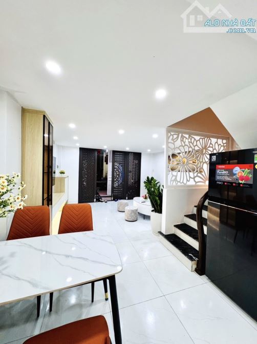Bán nhà lĩnh Nam 40m 5 Tầng giá hơn 5 Tỷ - 2