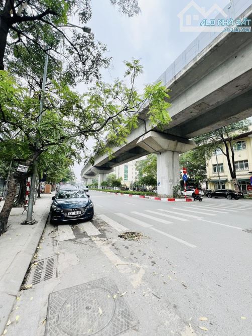 Giá rẻ Ngõ 168 Hào Nam, Đống Đa lô góc -2 mặt tiền, đường ôtô, 90m, 15m mặt tiền, 20 tỷ - 2
