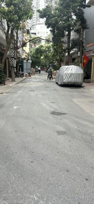 Bán nhà phân lô quân đội, 105 Xuân La, dt60m, mt4,5m, ô tô tránh, thang máy. - 2