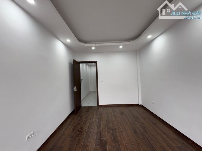 Bán nhà la khê hà đông ô tô qua nhà phân lô cán bộ DT35m2 giá nhỉnh 8 tỷ - 2