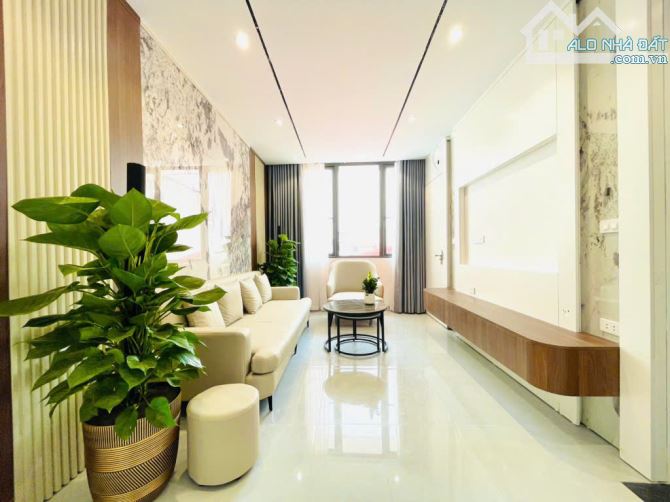 Văn Chương 2 - Thang máy - Hai thoáng - Mặt ngõ thông - Ba gác phi - Hoa hậu trong tầm giá - 2