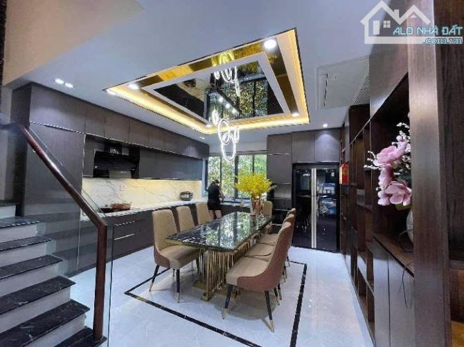 MẶT TIỀN ĐƯỜNG D2, PHÂN LÔ, DT 110M² x 5T, NỘI THẤT SANG TRỌNG, TĂNG NHƠN PHÚ A - 2