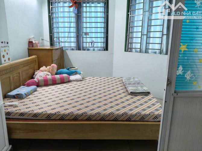 Hàng Thơm nhà Liên khu 4-5 gần chợ Bình Thành hẻm 6m thông 76m2,3 Tầng Nhỉnh 3 tỷ - 2