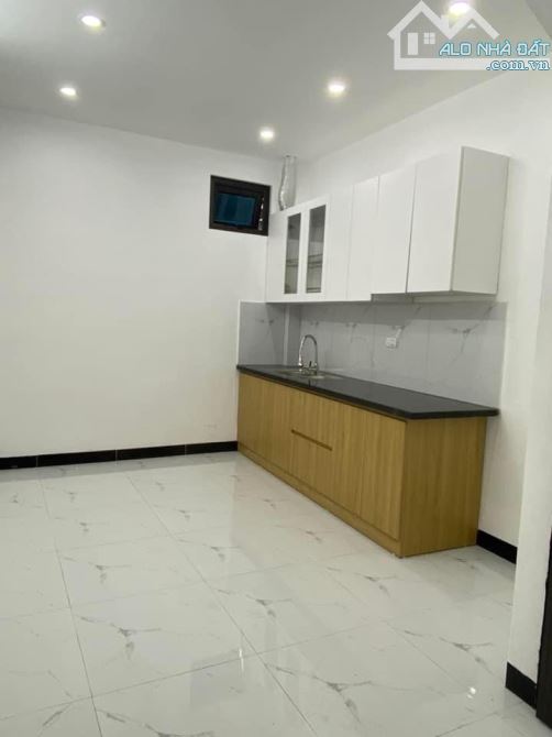 Lô góc la khê - 30/33m2 – 7.6 tỷ - Phan Đình Giót – Oto đỗ gần - 2