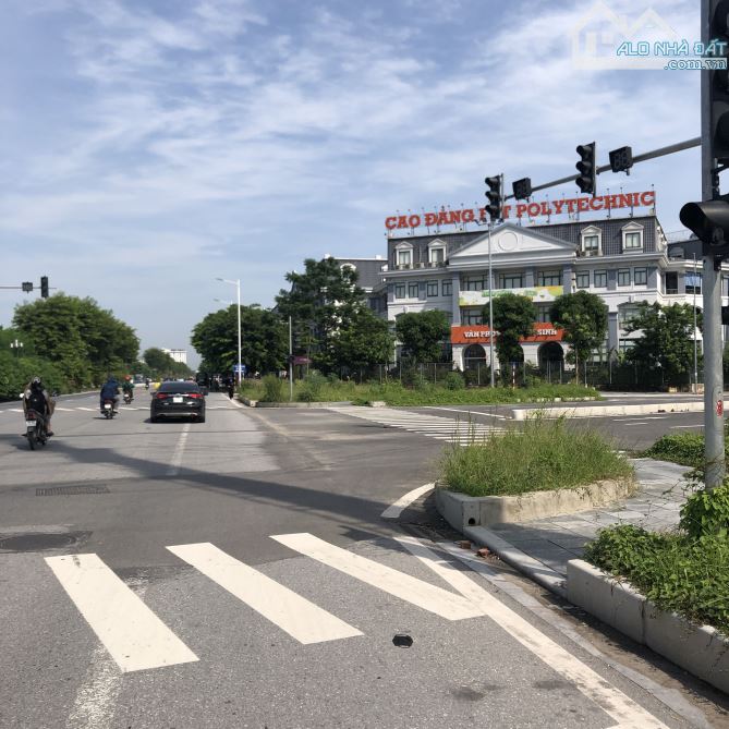 Đất Đẹp An Trai 94m2 Mặt Tiền 8m Vuông Đẹp Đường Thông Gần Cao Đẳng FPT Xây Căn Hộ 7.4 tỷ - 1