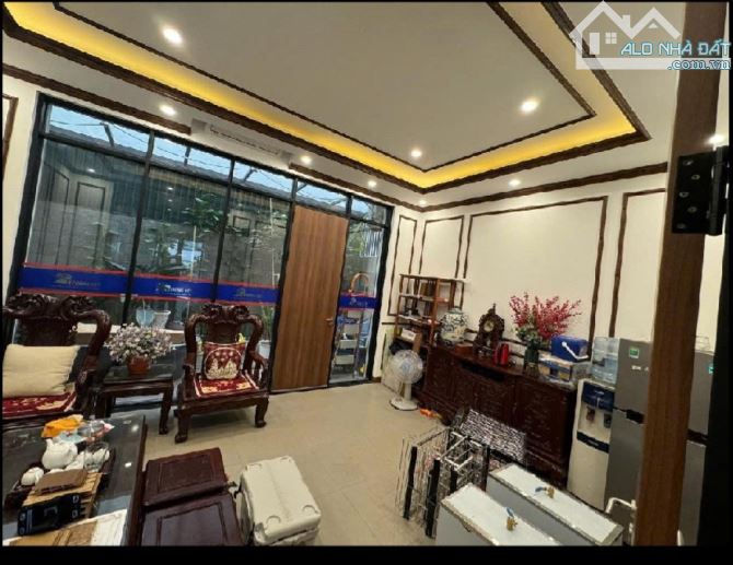 77 m2/24 tỷ/5 tầng/6 M tiền. Lk Nguyễn Gia Bồng. Ngọc Thụy - 2