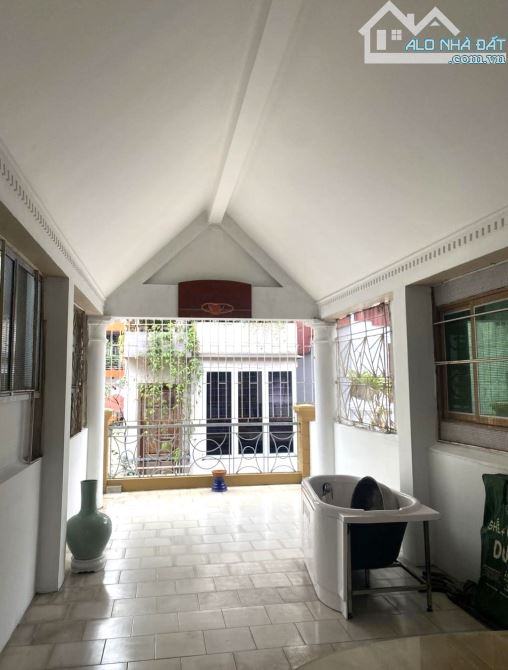 BÁN NHÀ NGÕ TO NHƯ PHỐ - 463 ĐỘI CẤN - 64M2 - 5 TẦNG - GẦN PHỐ - GẦN Ô TÔ - 16.5 TỶ - 2