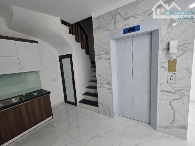 - Bán nhà đường Trần Cung, sát phố, nội thất xịn sò, 43m2, 9 tỷ. - 3