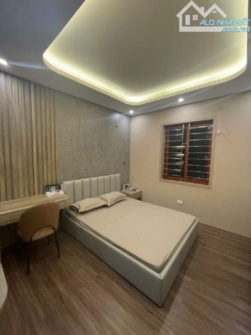 Chung cư 110 m 3pn 2 vs NGÕ 28 XUÂN LA SỔ ĐỎ:5.6 TỶ LH E - 3