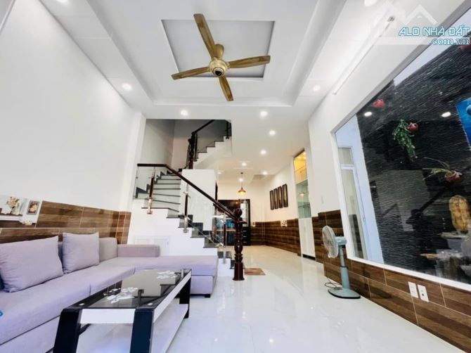 Siêu phẩm 3 tỷ Đ.Phạm Văn Hai, P3, Q.Tân Bình, 70m2, sẵn HĐ thuê tiện kinh doanh, SHR - 3