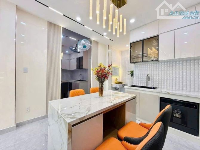 Bán nhà cho thuê 11tr/th ngay Tô Hiến Thành, Q10. Gía: 3 tỷ 072tr/65,3m2 sổ riêng - 3
