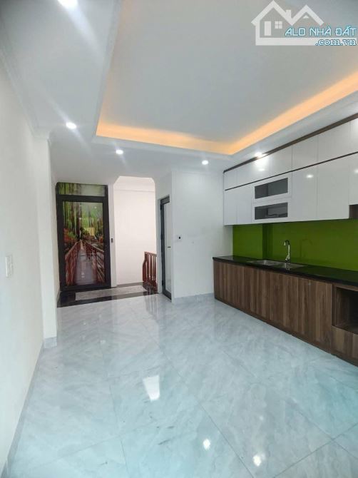 7.x TỶ NHÀ HOÀNG MAI- THANG MÁY - NGÕ THÔNG TỨ TUNG- GẦN PHỐ CÁCH OTO CHỈ 20M - 3