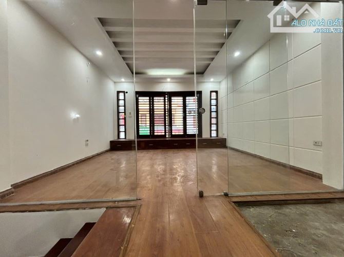 Cho thuê nhà MỚI ĐẸP KĐT Văn Quán 80m x 4 tầng 23 triệu - 3