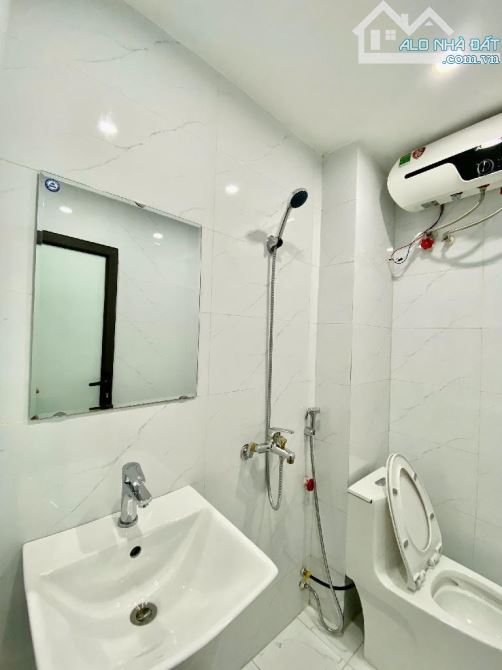 SIÊU PHẨM 5 TẦNG THANG MÁY MỚI KOONG - CÁCH Ô TÔ 20M - TRƯỚC NHÀ LÀ CÔNG VIÊN CÂY XANH ĐÔ - 3