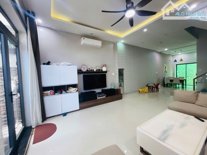 💥Bán nhà 3 tầng . 102m2 . Ngan hơn 5m . Đường 7m . - 3
