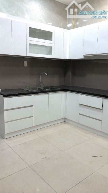 NGUYỄN THỊ TẦN P2 QUẬN 8 - NHÀ MỚI ĐẸP - 51M2 - NHÀ NỞ HẬU 2 TẦNG 3PN - CHỈ 5.15 TỶ - 3