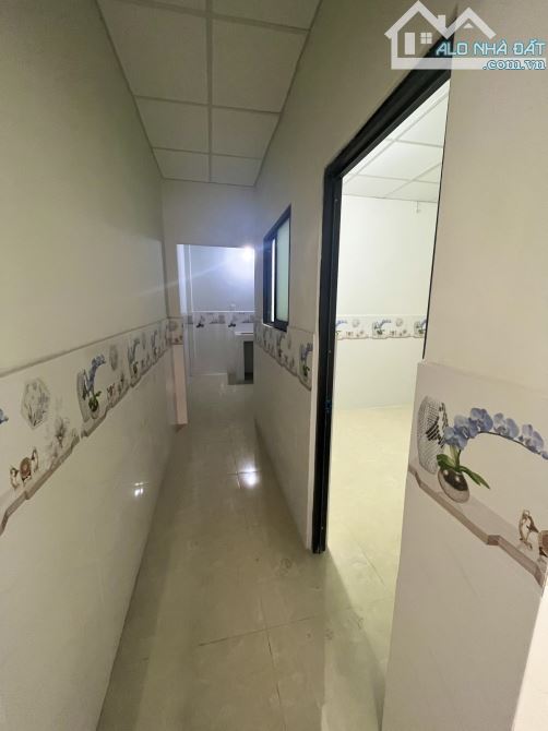 NHÀ VỊ TRÍ ĐẸP -QL22 - GIÁ TỐT - 2 TẦNG -55M2 - 3