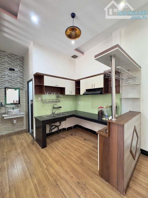 Bán nhà 1 trệt 1 lầu mới tinh, đường oto thông, gần cầu suối mau chỉ 2tỷ750 - 3