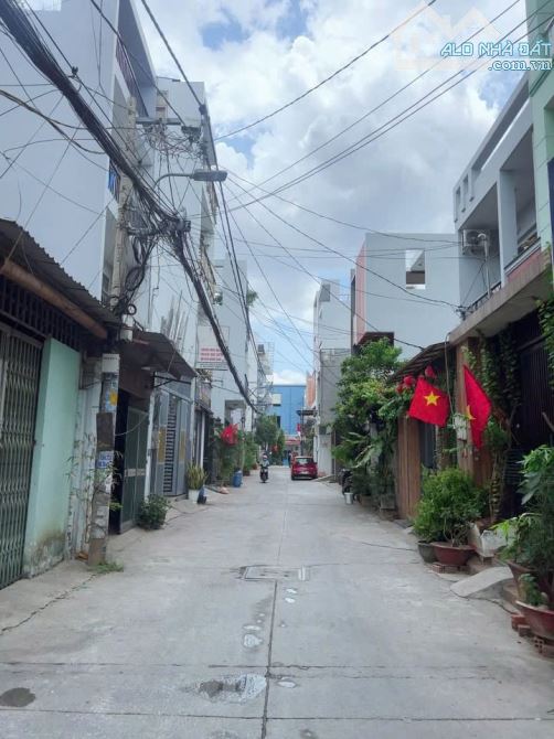 HÀNG HOT ! Nhà BTCT - Ngang 5x12 - 60m2 - Xe Hơi tới nhà - 3 tỷ 7 TL - 3
