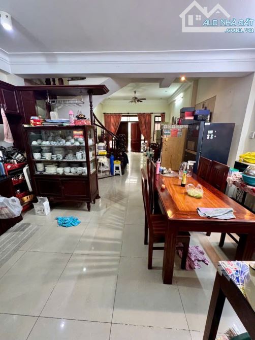 NHÀ P11 BÌNH THẠNH- 70M2(5x15) - 1 TRỆT/3LẦU - HXHƠI - PHÂN LÔ- GẦN PHAN VĂN TRỊ - 3
