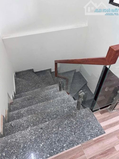 Bán nhà 2 tầng ngõ ô tô tránh nhau đường Dương Đình Nghệ - 3