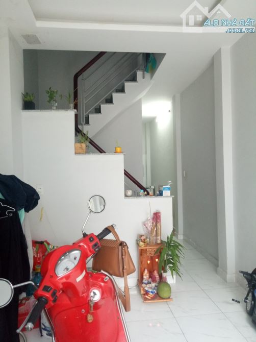 Nhà 2 tầng - gần Vincom Gò Vấp - Sổ vuông - K LG/ K QH - 3,X tỷ - 3