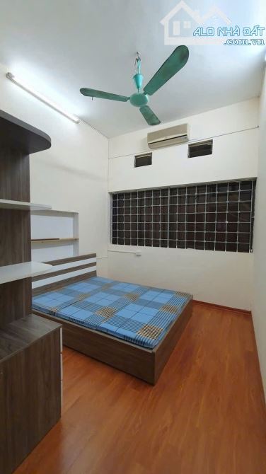 Cần bán nhà Kim Mã ,29m , ngõ thông gần phố . Nhà đẹp ở ngay . - 3