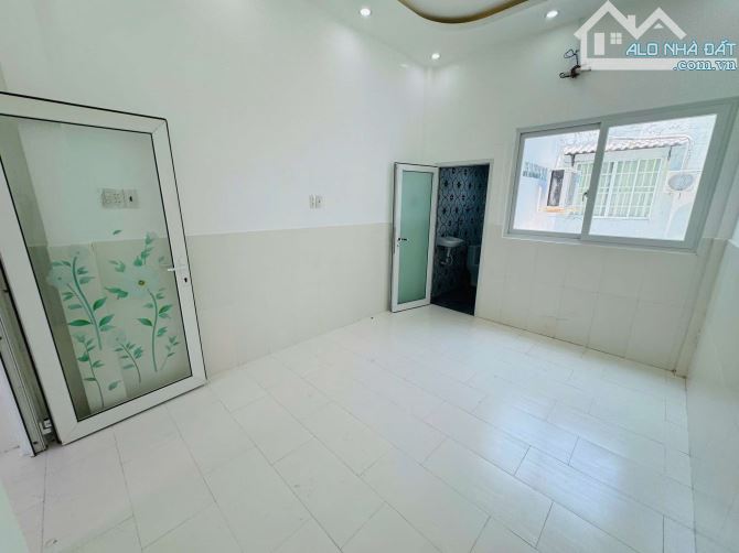 Cho thuê nhà 3 phòng ngủ Nguyễn Trãi có máy lạnh 8 triệu - 3