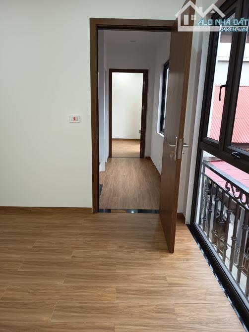 BÁN NHÀ MỚI 4 TẦNG – 41m² – GẦN KHU VINCOM – GIÁ 4.65 TỶ rất ít nhà bân. - 3