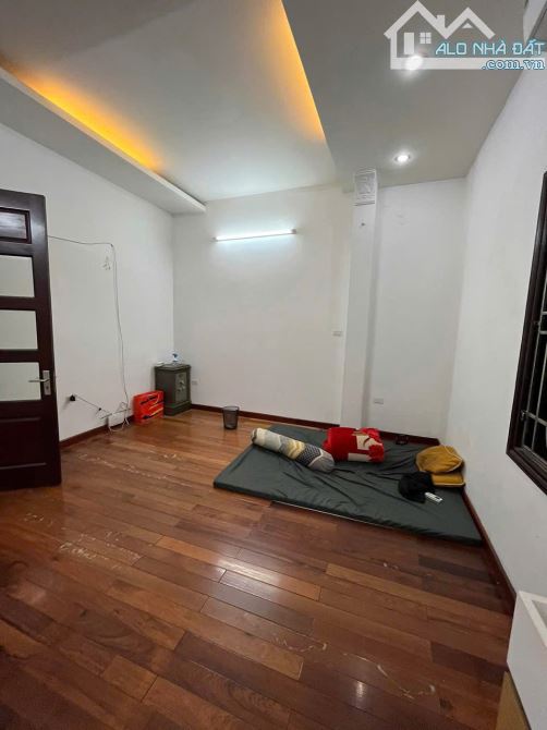 Cho thuê nhà ngõ ô tô Giải Phóng 4 tầng x 90m2 làm VP, KD online 21 Triệu - 3