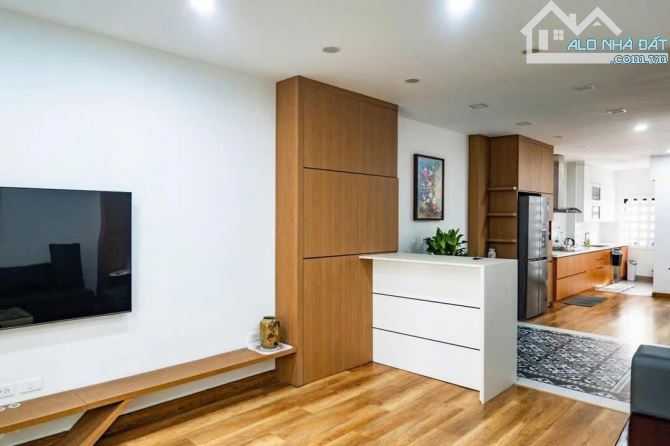 Bán nhà Xuân La - Phân Lô - Ô tô tránh - 2 thoáng - Thang máy - 33.3 tỷ - 3